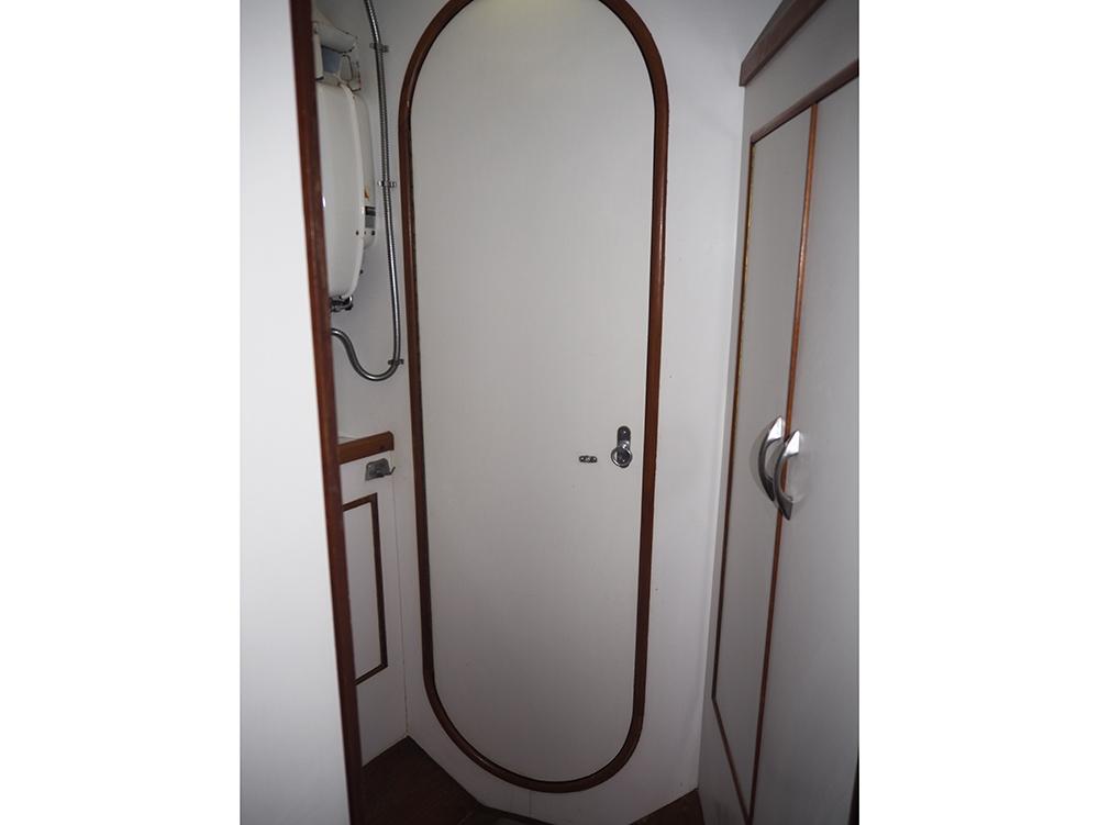 Cabin en avant, H&eacute;bergements